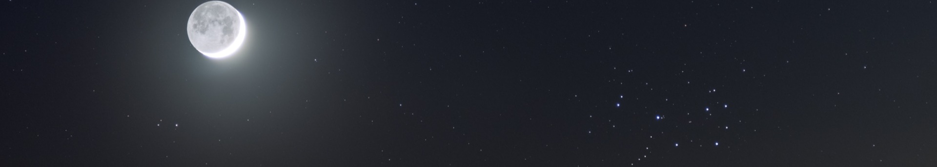 Egymás mellett a Fiastyúk és a Hold!