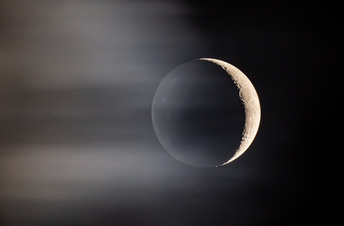 A Hold elfed egy csillagot, binokulárral, kistávcsővel már látszani fog