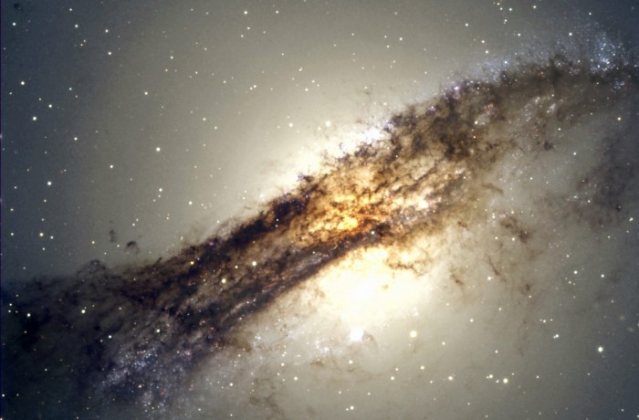 Pillantás a legközelebbi rádiógalaxis szívébe