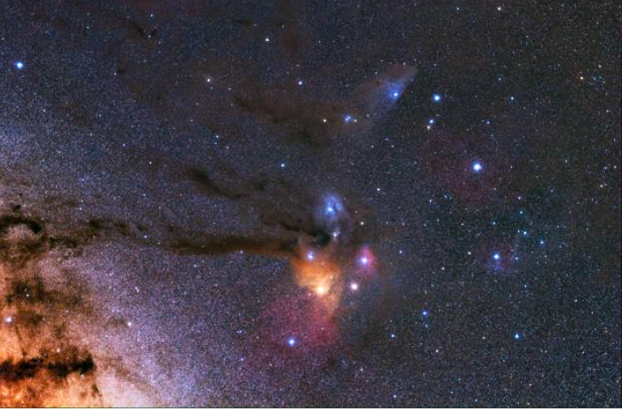 Együtt a Hold és az Antares