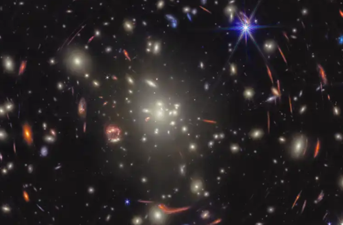 Késve érkező szupernóva-képek segítenek megfejteni az Univerzum tágulását