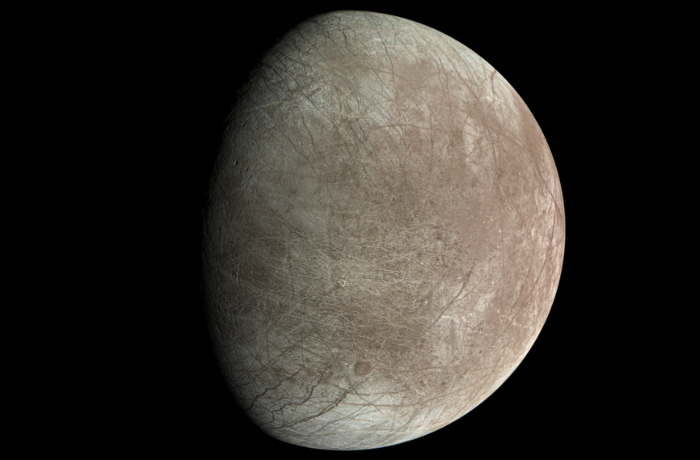 A Juno űrszonda meghatározta az Europa hold jégpáncéljának vastagságát