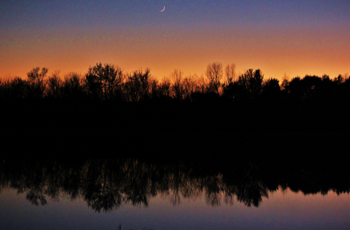 Szupervékony hajnali holdsarló-vadászat