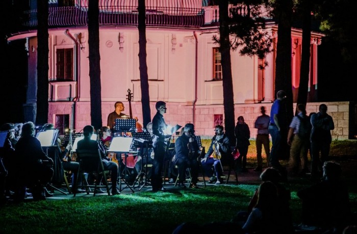 Páratlan kulturális esemény, mely kapcsot képez a komolyzene művészete és az égi szférák fennköltsége között!