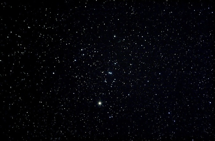 A következő éjszakákon sok égitest és halmaz áll majd együtt, így érdemes megismerkednünk velük. 