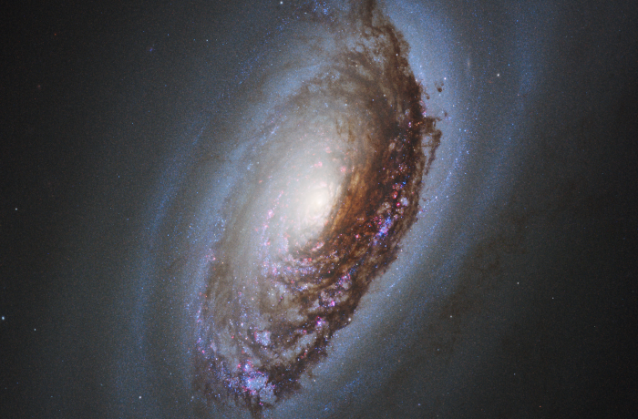 Messier 64 – A Fekete-Szem-galaxis