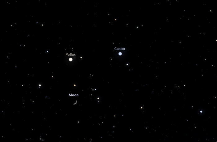 Holdas háromszög az Ikrek csillagképben: együtt áll a Hold, a Pollux és a Castor