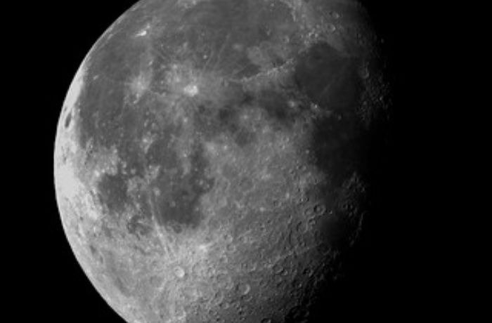 Égi kísérőnk takarásában a Vízöntő két cseppje: elfedi a Hold a 29 Aquarii csillagot