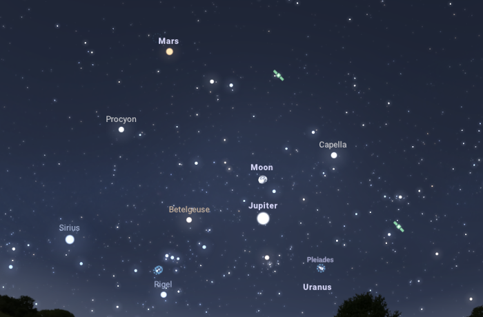 Egyenes az égen: egy vonalba ér a Hold, a Jupiter és az Aldebaran