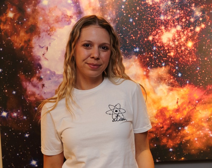 Hímzett póló - Atom - M