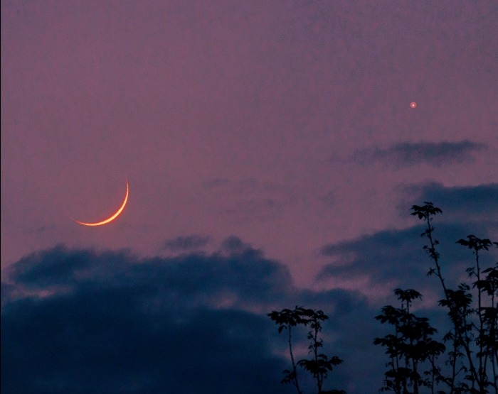 A Vénusz együttállása a pengevékony holdsarlóval - 05.18.