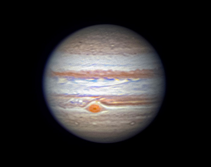 A ragyogó Vénusz és a Jupiter színes felhősávjai - 05.15.